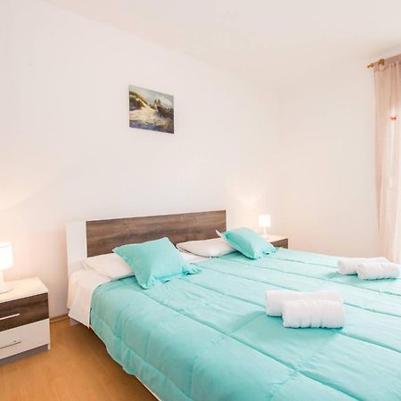 מדולין Family House With 2 Apartments - Irma מראה חיצוני תמונה