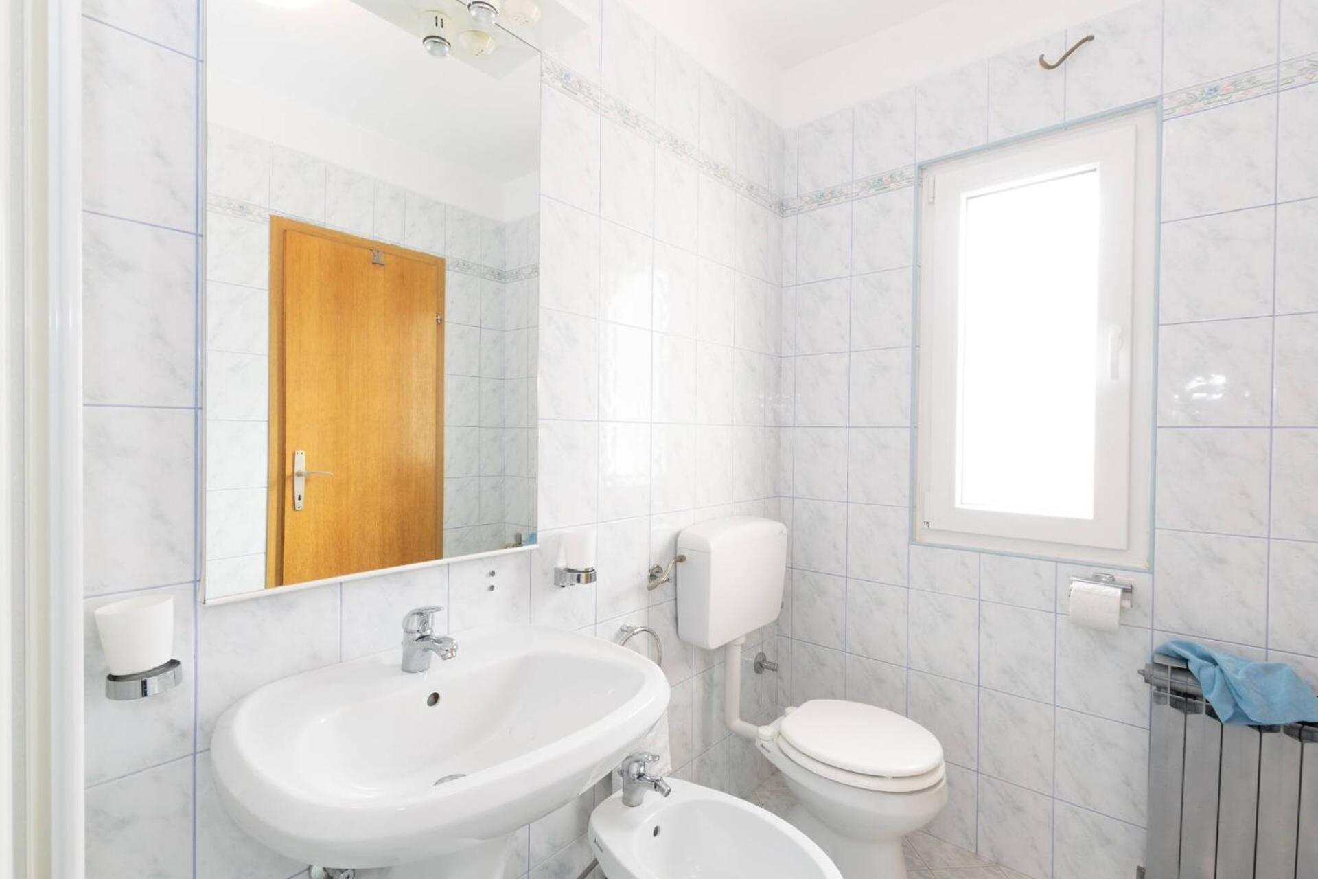 מדולין Family House With 2 Apartments - Irma מראה חיצוני תמונה