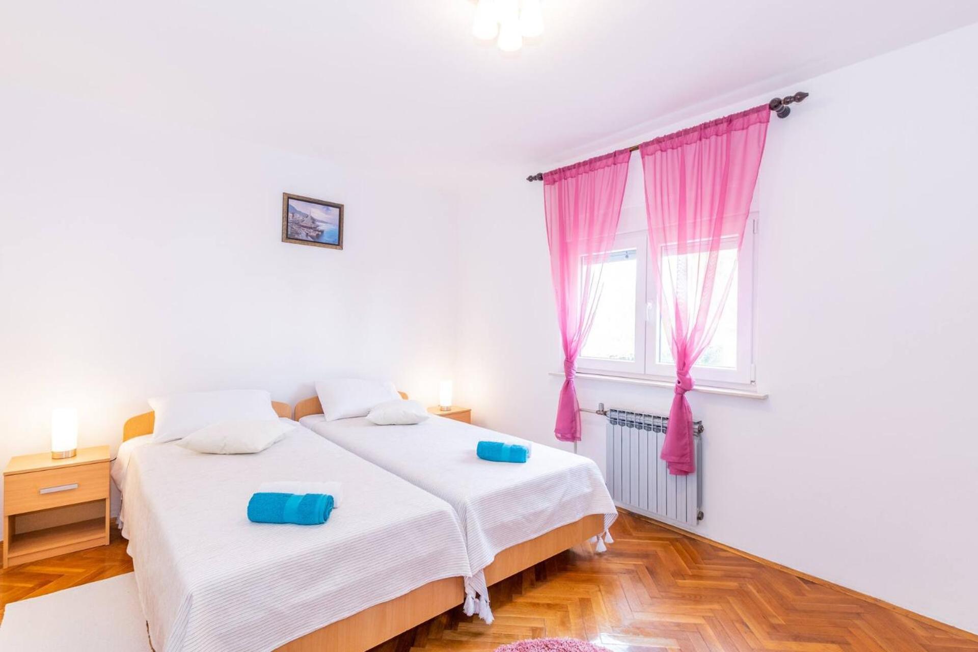 מדולין Family House With 2 Apartments - Irma מראה חיצוני תמונה