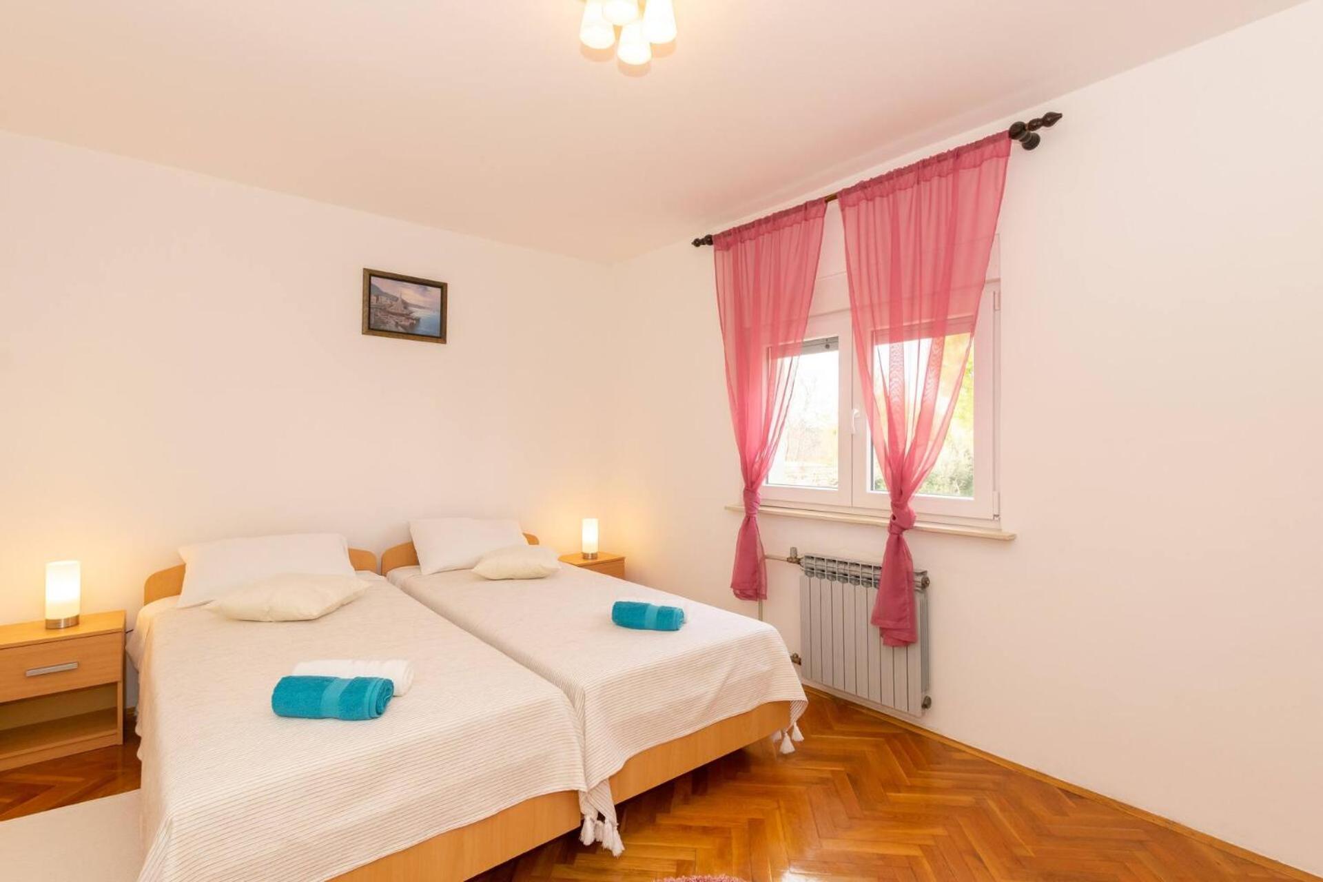 מדולין Family House With 2 Apartments - Irma מראה חיצוני תמונה
