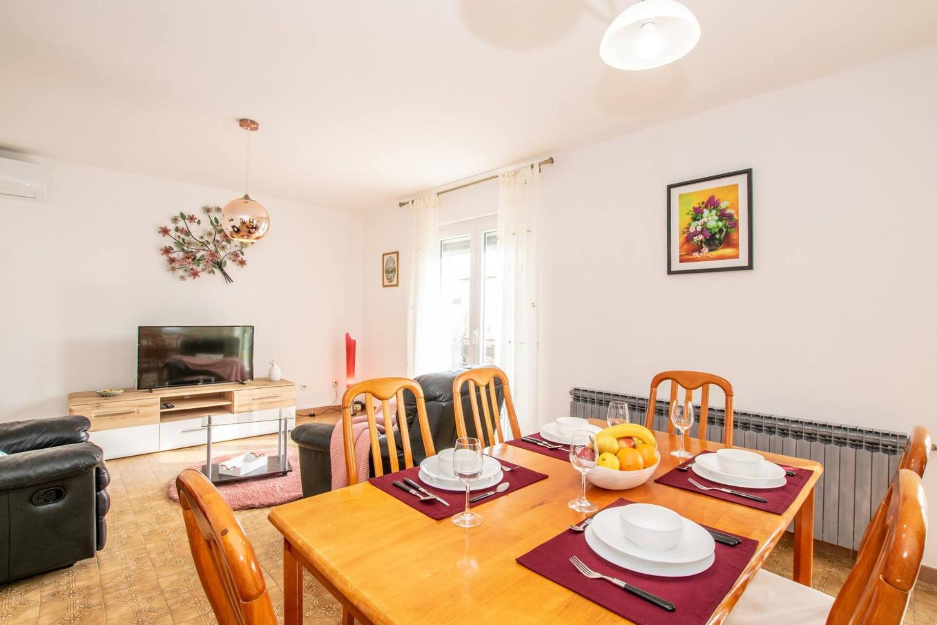 מדולין Family House With 2 Apartments - Irma מראה חיצוני תמונה
